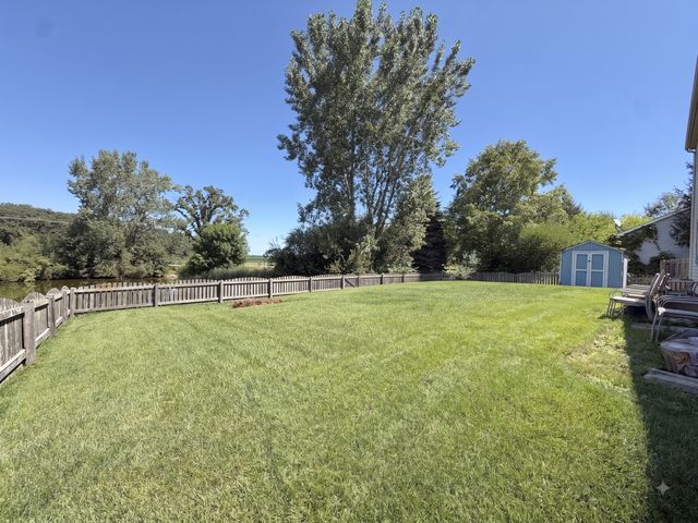 250 Sparrow Drive, Woodstock, IL 60098