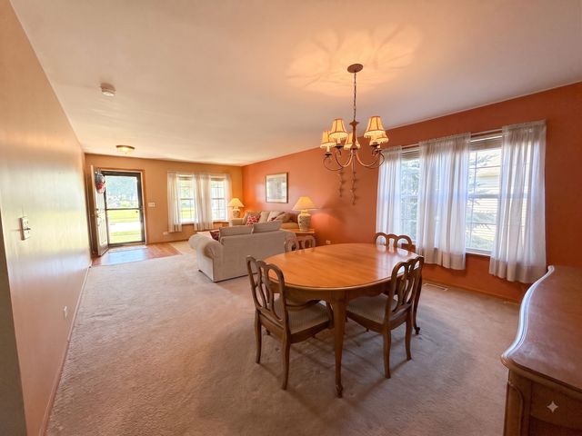 250 Sparrow Drive, Woodstock, IL 60098