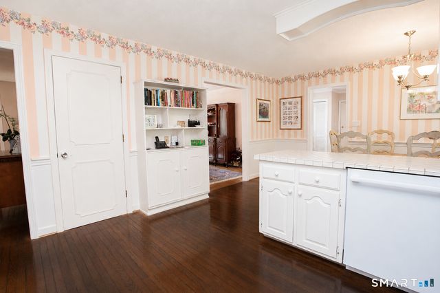 26 Rushleigh Road, West Hartford, CT 06117