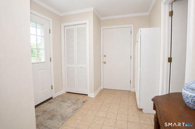 26 Rushleigh Road, West Hartford, CT 06117