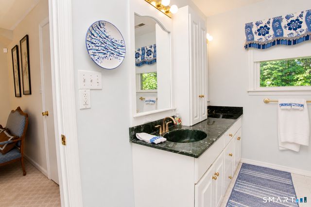 26 Rushleigh Road, West Hartford, CT 06117