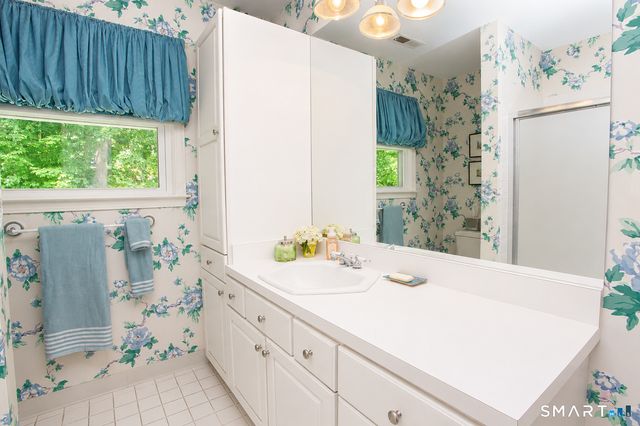 26 Rushleigh Road, West Hartford, CT 06117