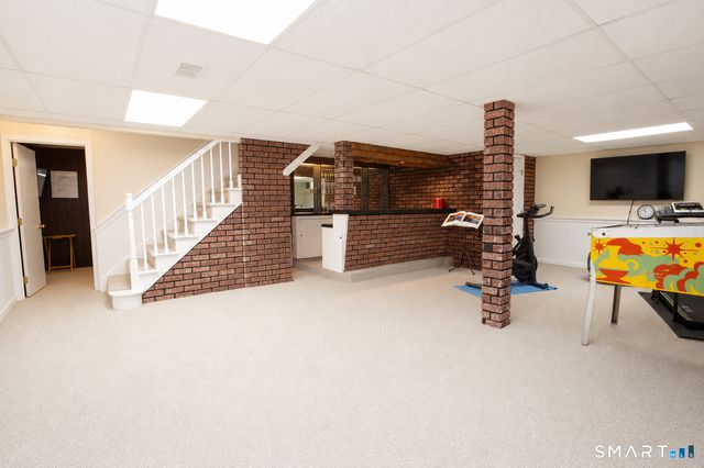 26 Rushleigh Road, West Hartford, CT 06117