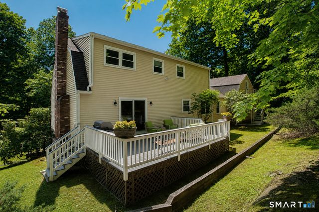 26 Rushleigh Road, West Hartford, CT 06117