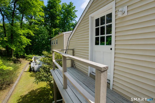 26 Rushleigh Road, West Hartford, CT 06117