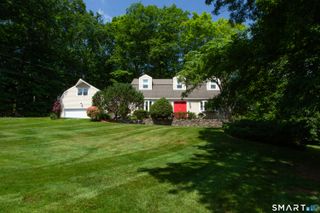26 Rushleigh Road, West Hartford, CT 06117