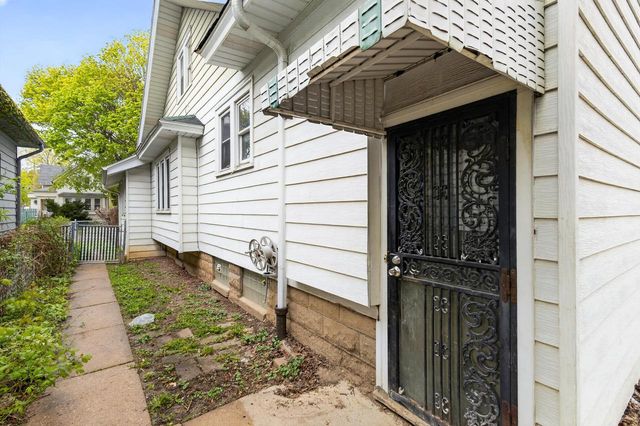 2454 N 49th STREET, Milwaukee, WI 53210