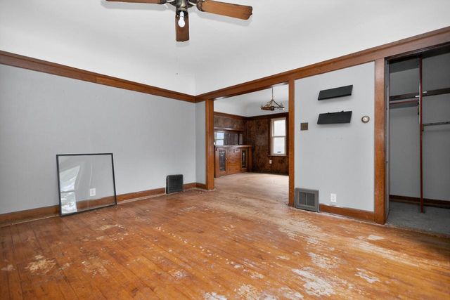 2454 N 49th STREET, Milwaukee, WI 53210