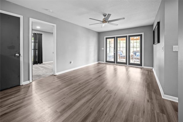 2015 RONALD CIRCLE, Seffner, FL 33584