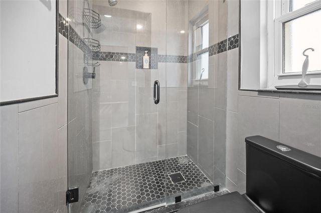 2015 RONALD CIRCLE, Seffner, FL 33584