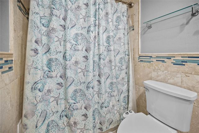 2015 RONALD CIRCLE, Seffner, FL 33584
