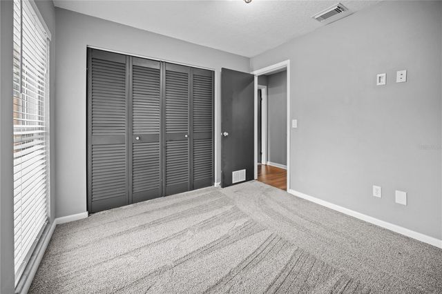 2015 RONALD CIRCLE, Seffner, FL 33584