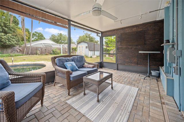2015 RONALD CIRCLE, Seffner, FL 33584