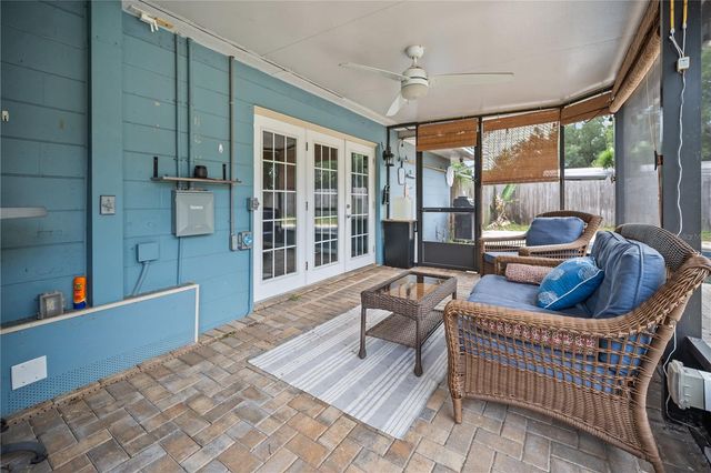 2015 RONALD CIRCLE, Seffner, FL 33584