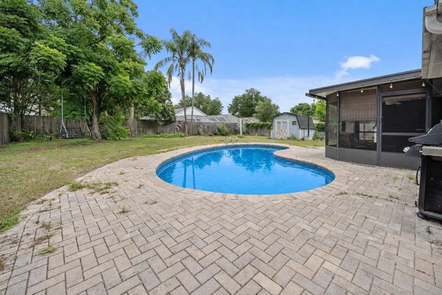 2015 RONALD CIRCLE, Seffner, FL 33584