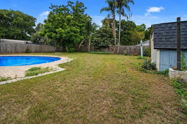 2015 RONALD CIRCLE, Seffner, FL 33584