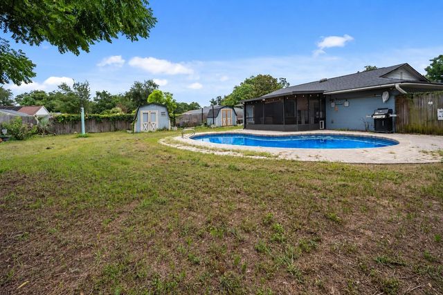 2015 RONALD CIRCLE, Seffner, FL 33584