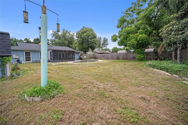 2015 RONALD CIRCLE, Seffner, FL 33584