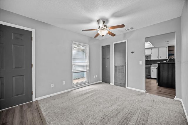 2015 RONALD CIRCLE, Seffner, FL 33584