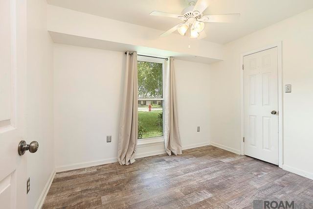 2033 Parlange Dr, Gonzales, LA 70737