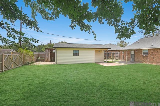 2033 Parlange Dr, Gonzales, LA 70737