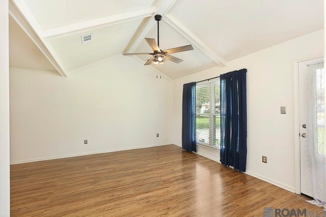 2033 Parlange Dr, Gonzales, LA 70737