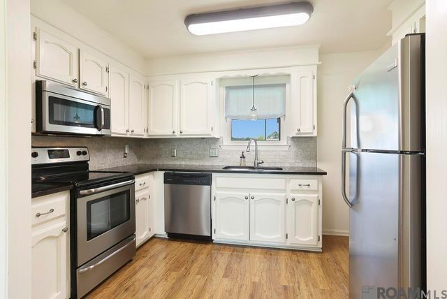 2033 Parlange Dr, Gonzales, LA 70737
