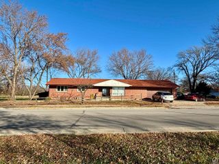 924 E South Ave, Emporia, KS 66801