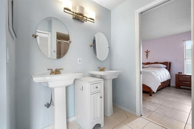 4525 NW Glazbrook Street, Port St Lucie, FL 34983
