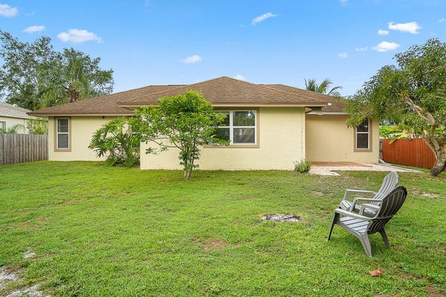 4525 NW Glazbrook Street, Port St Lucie, FL 34983