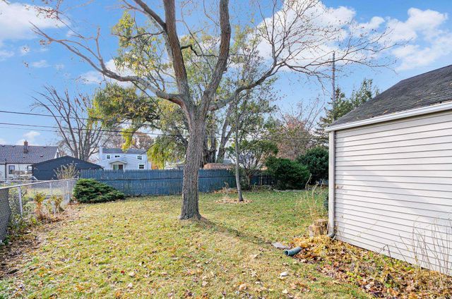 21622 Trombly Street, St Clair Shores, MI 48080