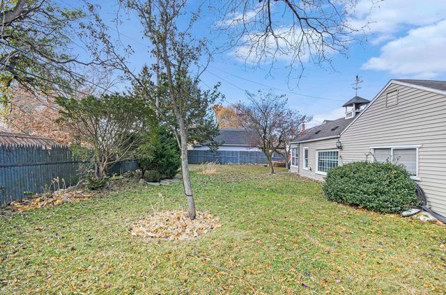 21622 Trombly Street, St Clair Shores, MI 48080