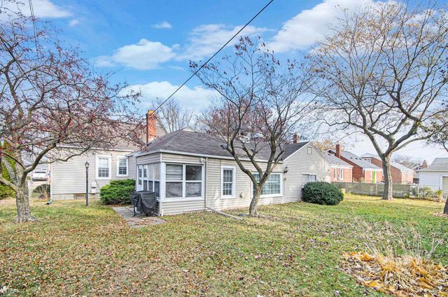 21622 Trombly Street, St Clair Shores, MI 48080