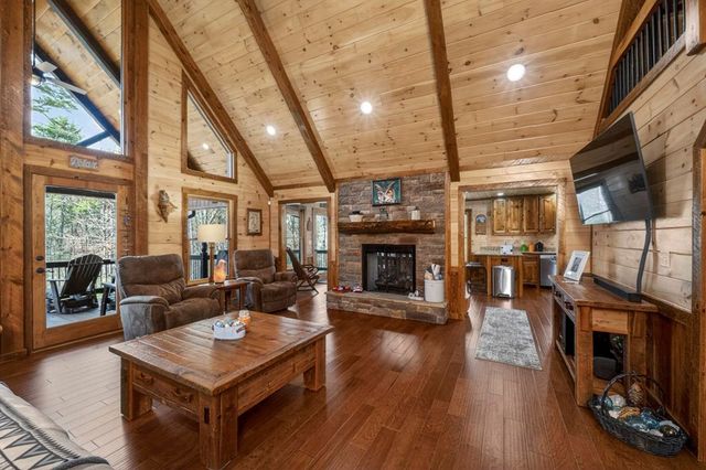 327 Hooch Holler Lane, Morganton, GA 30560