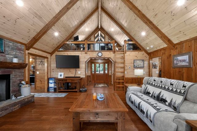 327 Hooch Holler Lane, Morganton, GA 30560