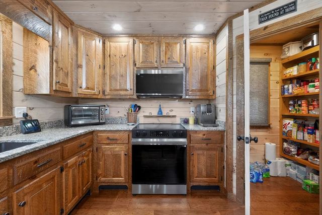 327 Hooch Holler Lane, Morganton, GA 30560
