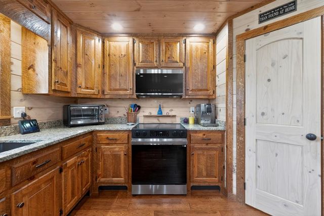 327 Hooch Holler Lane, Morganton, GA 30560