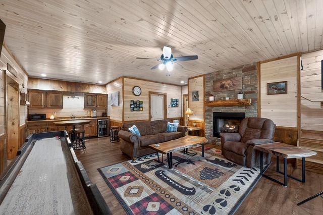 327 Hooch Holler Lane, Morganton, GA 30560