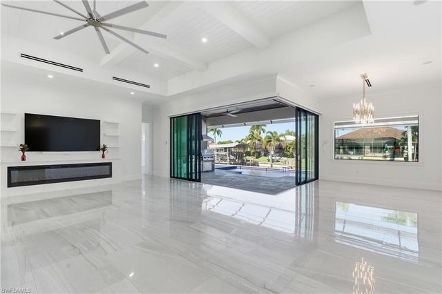 1109 Lenox CT, Cape Coral, FL 33904