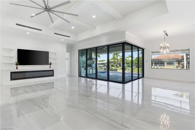 1109 Lenox CT, Cape Coral, FL 33904