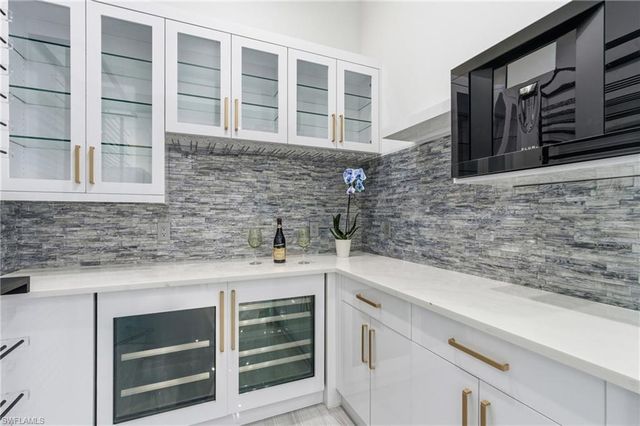 1109 Lenox CT, Cape Coral, FL 33904