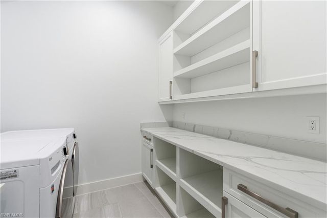 1109 Lenox CT, Cape Coral, FL 33904