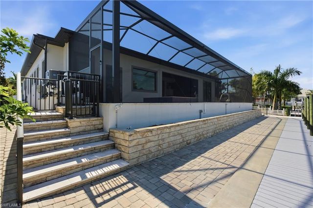 1109 Lenox CT, Cape Coral, FL 33904