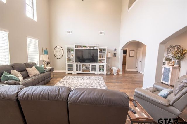 501 Maji Rd, Whitehouse, TX 75791