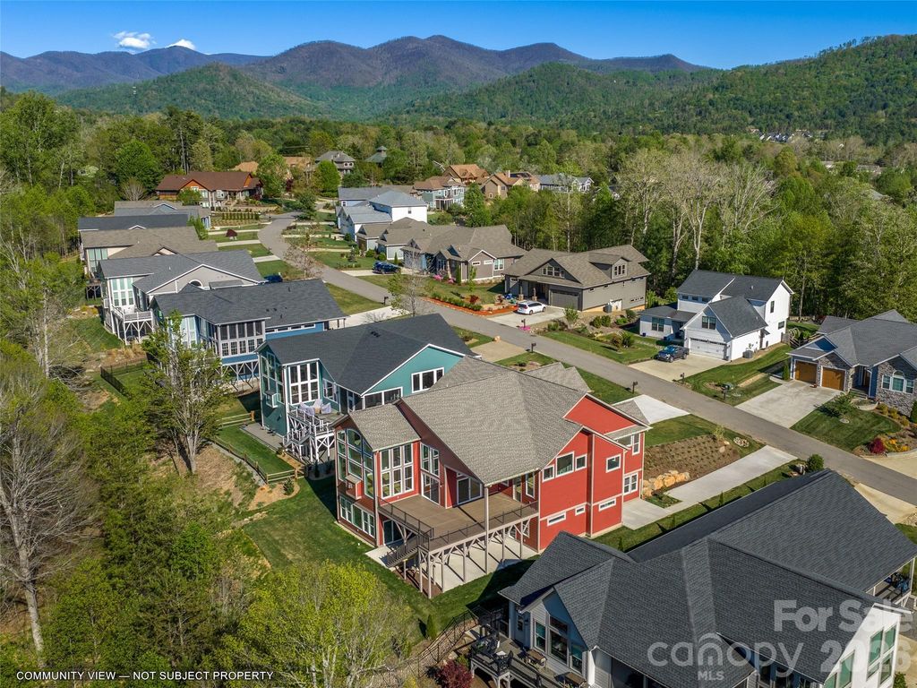 9999 Al Dorf Drive 202, Weaverville, NC 28787