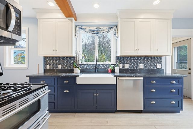 63 Walker Rd, Swampscott, MA 01907