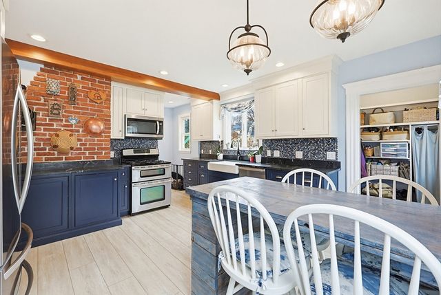 63 Walker Rd, Swampscott, MA 01907