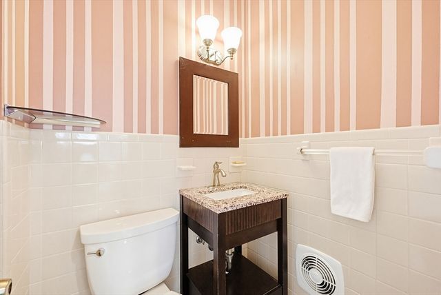 63 Walker Rd, Swampscott, MA 01907