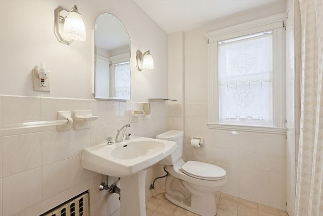 63 Walker Rd, Swampscott, MA 01907