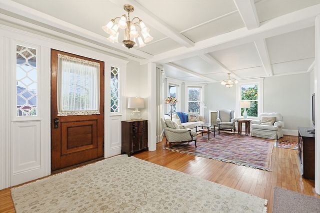 63 Walker Rd, Swampscott, MA 01907